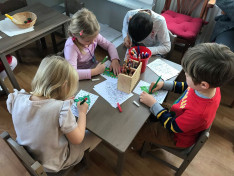 Adventi kézműves foglalkozás a Bécsi Magyar Iskolában