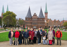 Csoportkép a Holstentor előtt