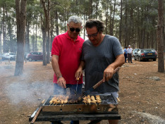 Szukkóti piknik a Ben Semen-i erdőben