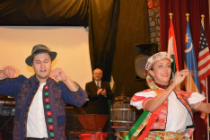 Nagy Vivien és Kovács Dénes KCSP ösztöndíjasok kalotaszegi tánca a jótékonysági bálon