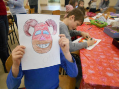 Minden gyerek élvezettel festette a maszkokat