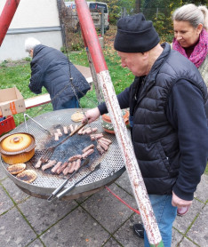 Finom falatokkal, forralt borral bővült a kínálat