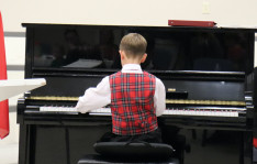 Zongorázás a Mikulásnak