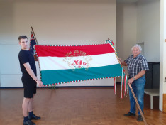 A Melbourne-i Magyar Kultúr Kör zászlaja