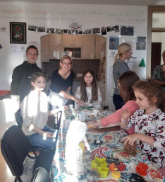 Folyamatosan jöttek a gyerekek mézeskalácsozni