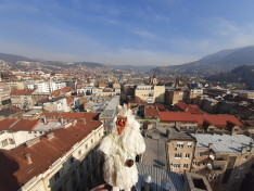 Elűztük a telet, tavasz és kisbusó Szarajevó felett...