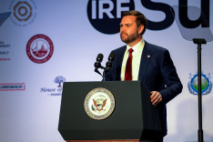 J.D. Vance, az Egyesült Államok alelnöke beszédet mond az IRF Summit-on