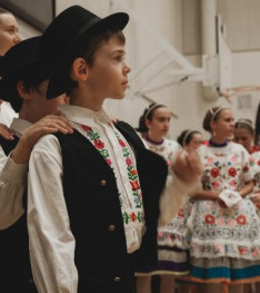 A kicsik is tudnak táncolni