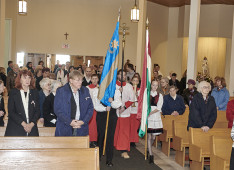 Székely zászló székely kézben