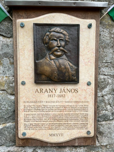 Montgomery Arany János emléktábla