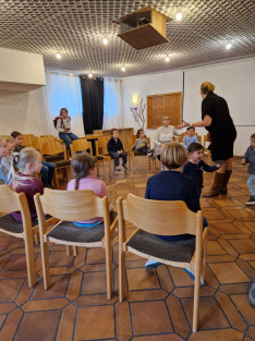 Mesefoglalkozás kezdete