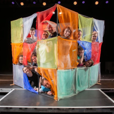 A Voila2024! Fesztivál promóciós fotója a Magic Cube előadáshoz
