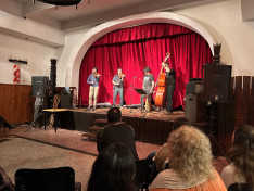 Regős koncert és táncház a Hungáriában