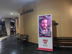 Meghivo_falon