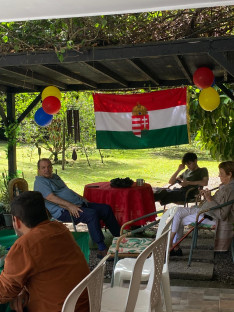 Magyar és kolumbiai színű lufik