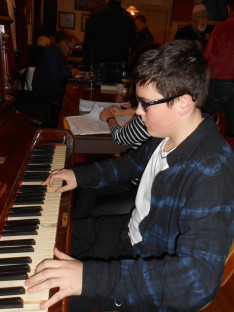 Max a budapesti Liszt Ferenc Zeneakadémián szeretné folytatni tanulmányait