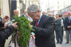 Koszorúzás és ünnepi megemlékezés gróf Széchenyi István születésének 225. évfordulója alkalmából