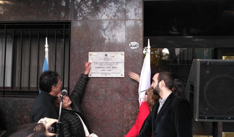 Plakettavatás Bíró László József emlékére Buenos Aires-ben Plakettavatás Bíró László József emlékére Buenos Aires-ben