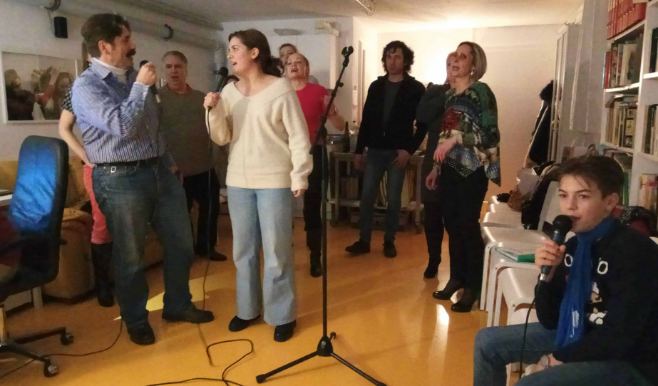 Karaoke est Genfben Karaoke est Genfben