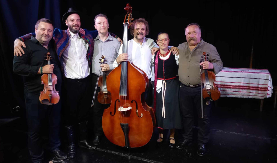 Montevideóban a Dűvő Zenekarral