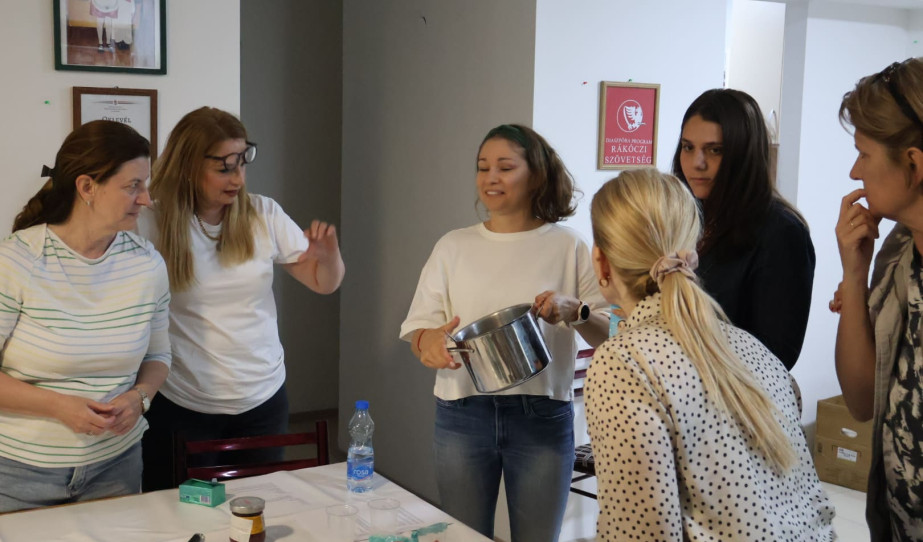 Újabb magyar finomsággal bővült a szkopjei magyarok receptesfüzete 