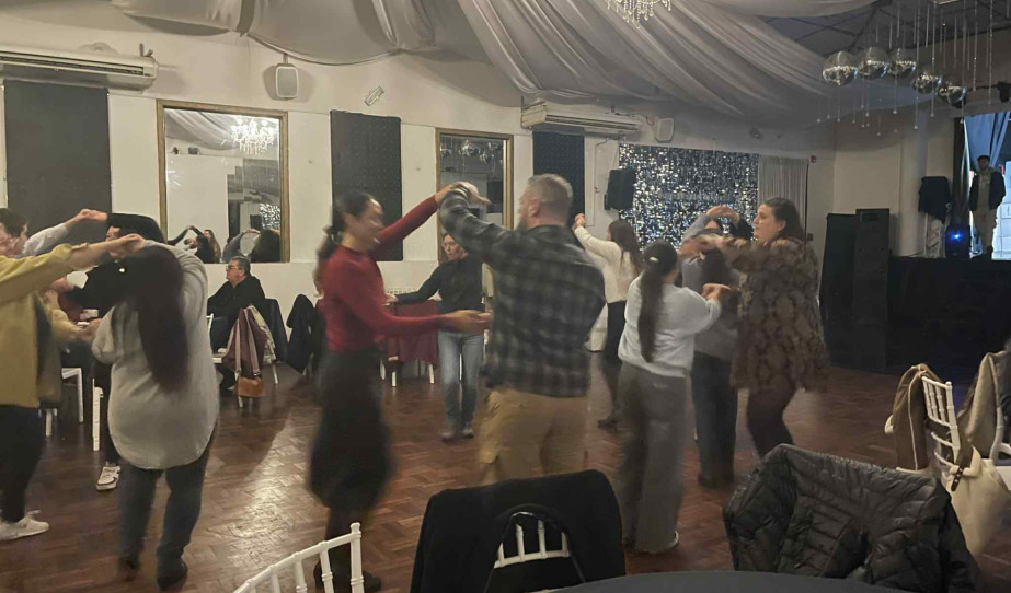 Tánc, kenyérlángos, forralt bor Tánc, kenyérlángos, forralt bor