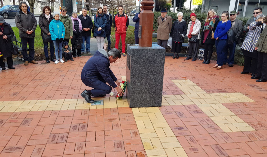 Koszorúzás a Magyar Millenniumi Parkban