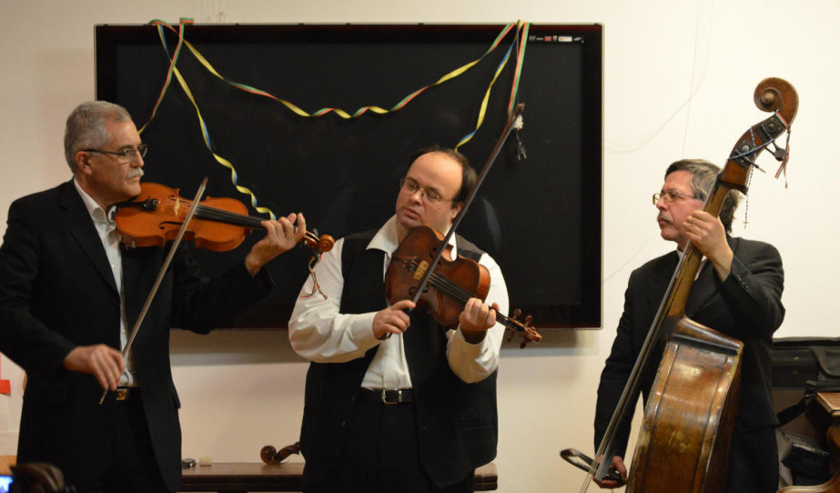 A Harangláb zenekar