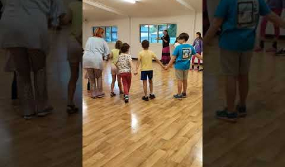 Anyák napi műsor a Brisbane-i Magyar iskolában