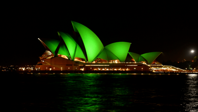 Zöld színbe öltözött az Operaház Sydneyben
