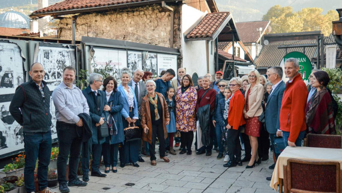 Csoportkép a közös találkozó résztvevőivel Csoportkép a közös találkozó résztvevőivel