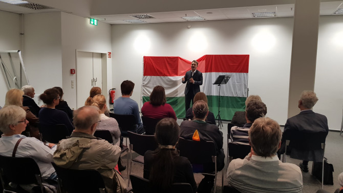 Marosán Csaba kolozsvári színész előadásában 