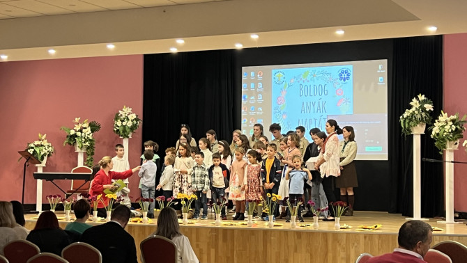 A cserkészek és  sydney-i magyar iskola műsora A cserkészek és  sydney-i magyar iskola műsora