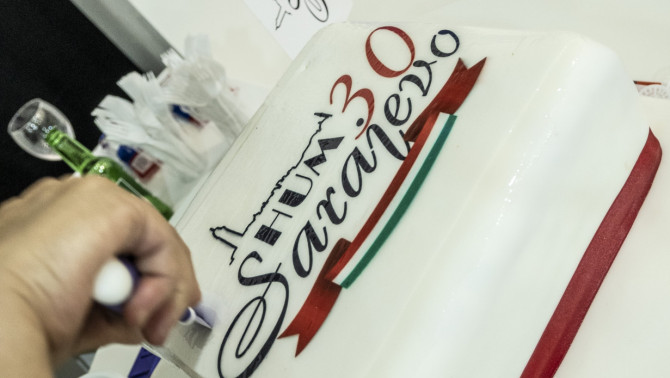 a HUM 30 jubileumi tortája