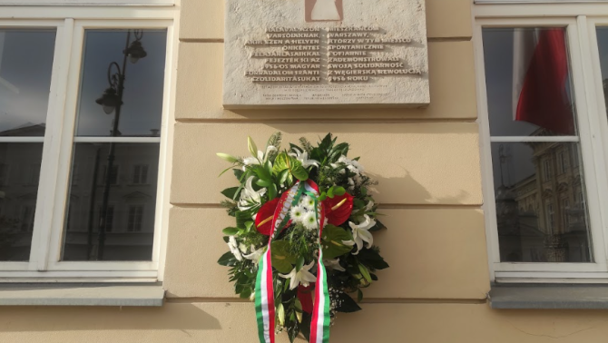 A Síró Galamb emléktábla koszorúzása