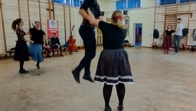 Mezőkeszüi táncok Guildfordban