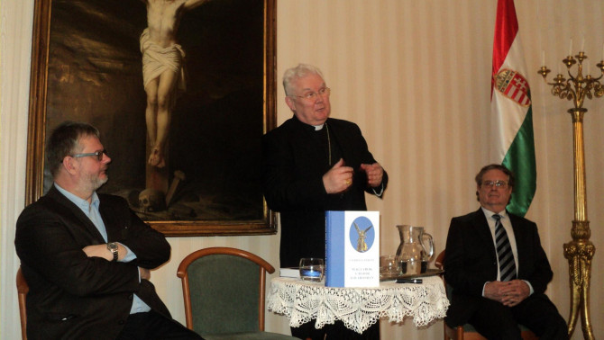Cserháti püspök bécsi könyvbemutatóján