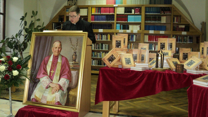 Könyvátadási ünnepség Gyulafehérváron