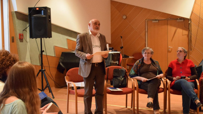 Versfelolvasás Bécsben Versfelolvasás Bécsben