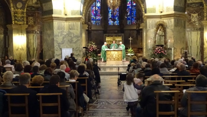 Ünnepélyes szentmise az Aacheni Dómban