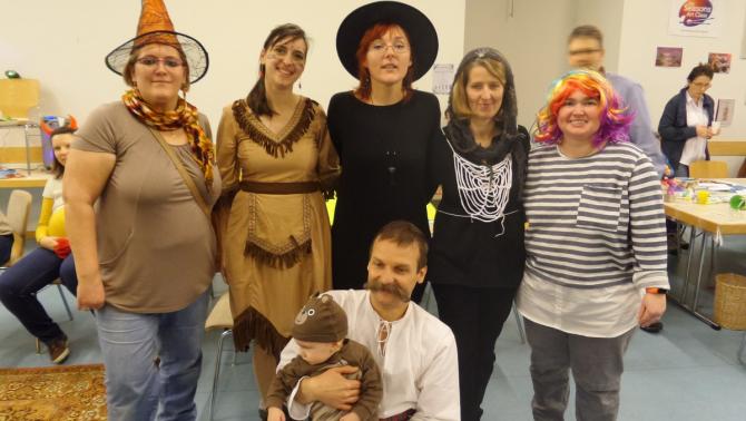 A Nürnbergi Gyermekcsoport önkéntes szervezőivel.