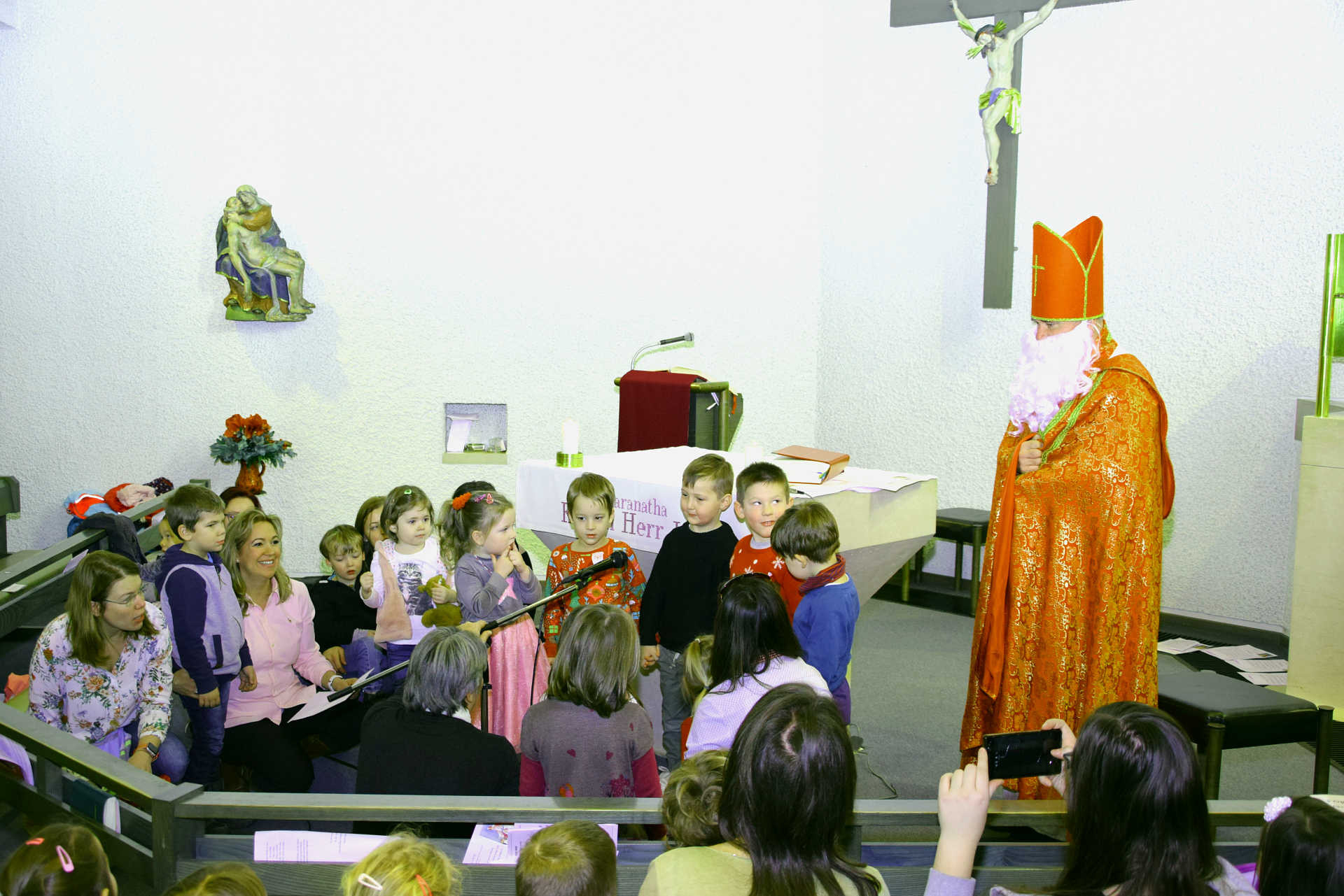 Szent Miklós püspök és a gyermekek
