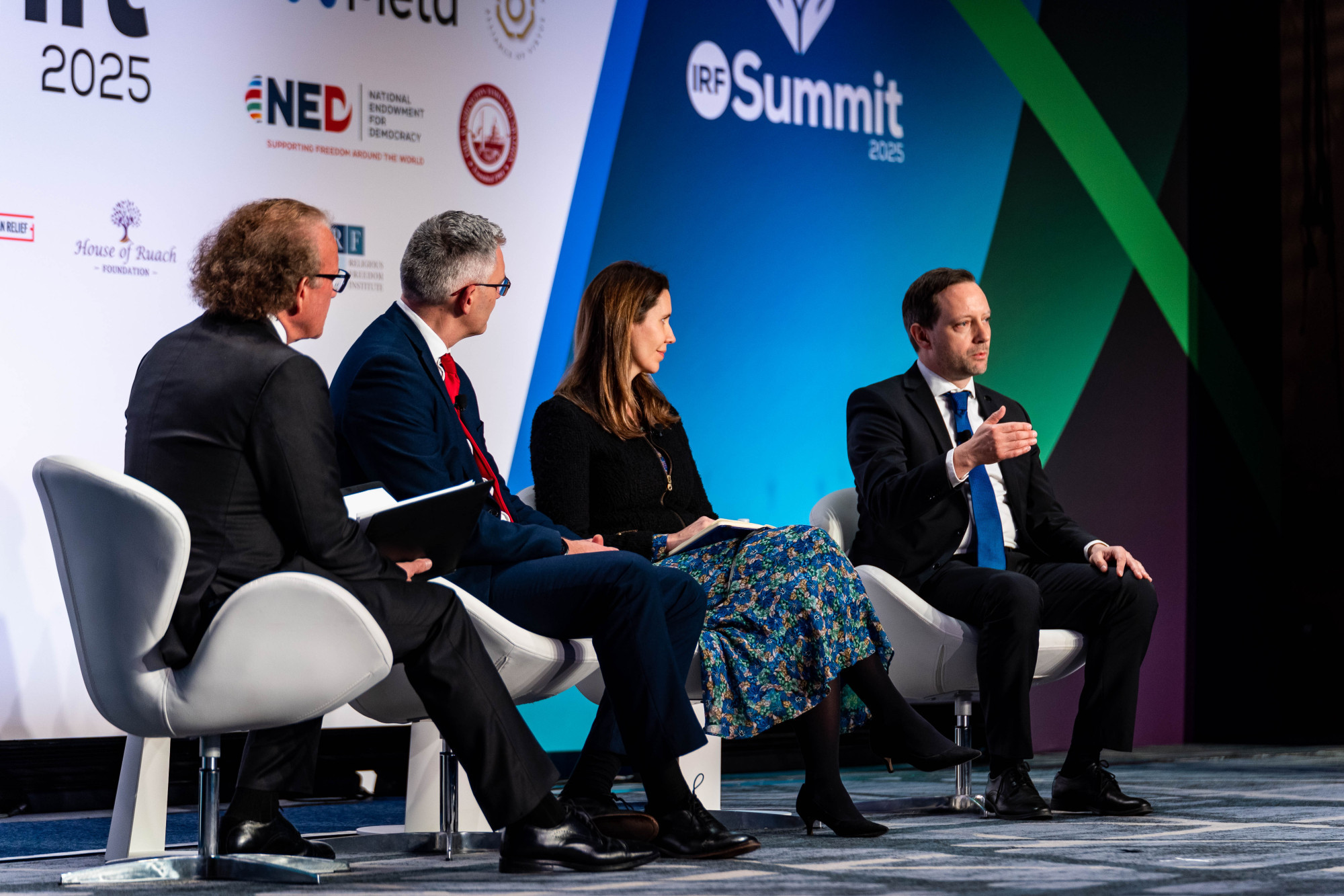 Azbej Tristan államtitkár felszólalása az IRF Summit panelbeszélgetésében