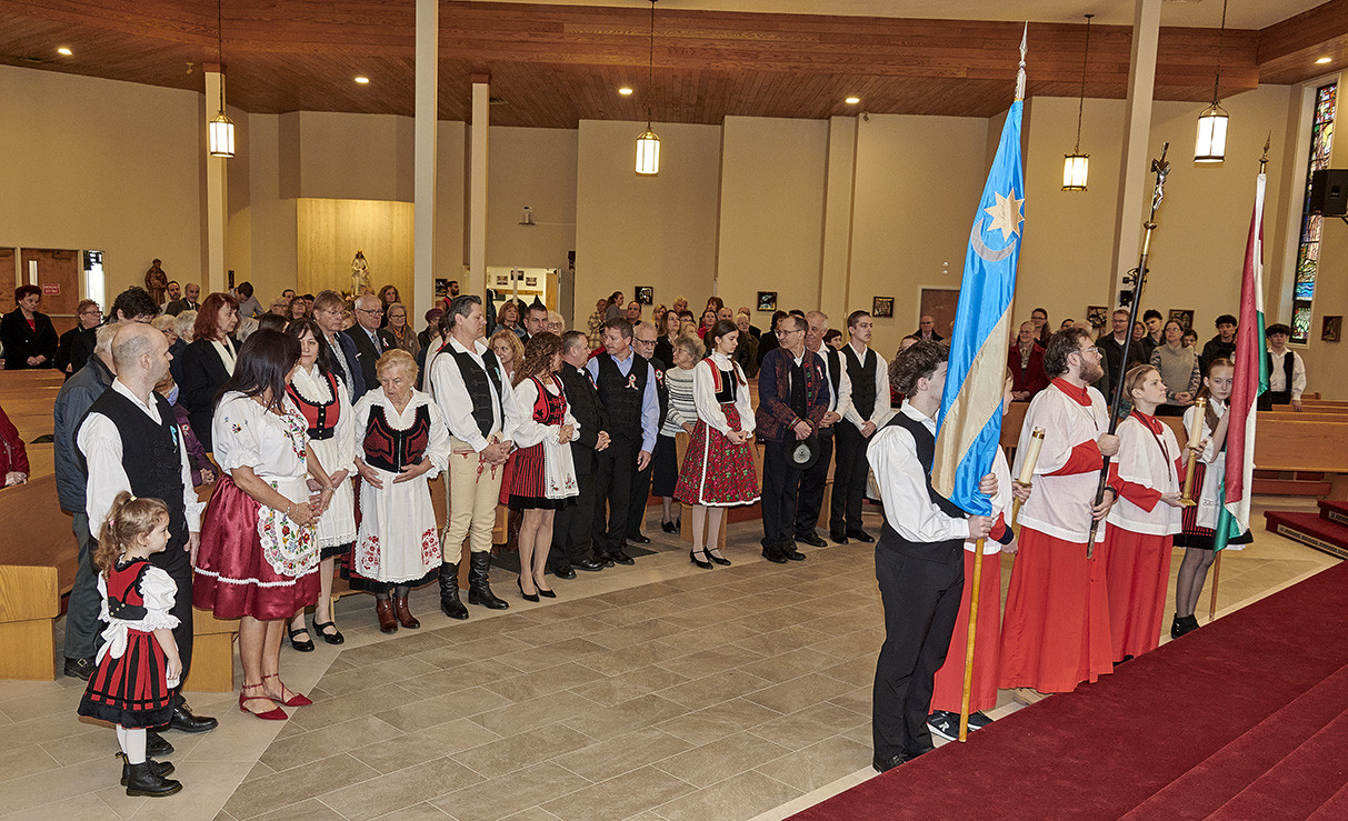 Ó, én édes jó Istenem, Oltalmazóm, segedelmem, Vándorlásban erősségem, Ínségemben lágy kenyerem.